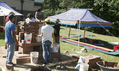 Workers in Bloomington prepared the pyre for Norbu’s cremation 